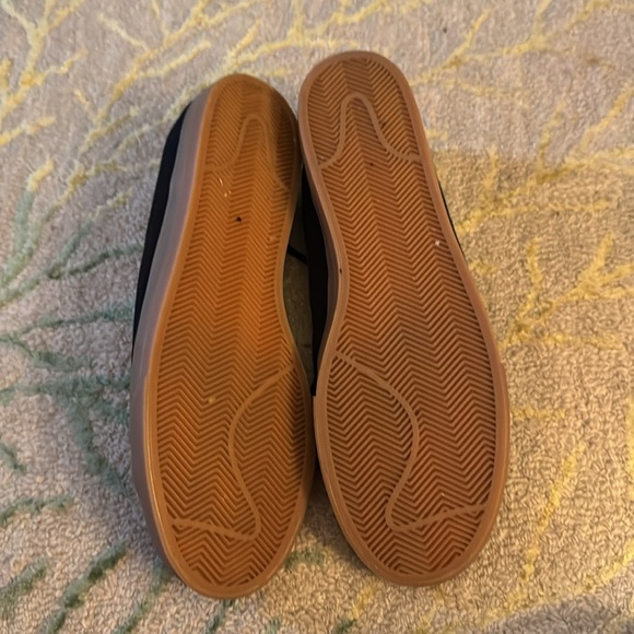 Nike lightweight canvas rubber sole sneakers 13 - Picture 6 of 7